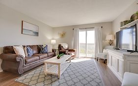 Brandon Condo With Balcony, Strip And Mountain Views!